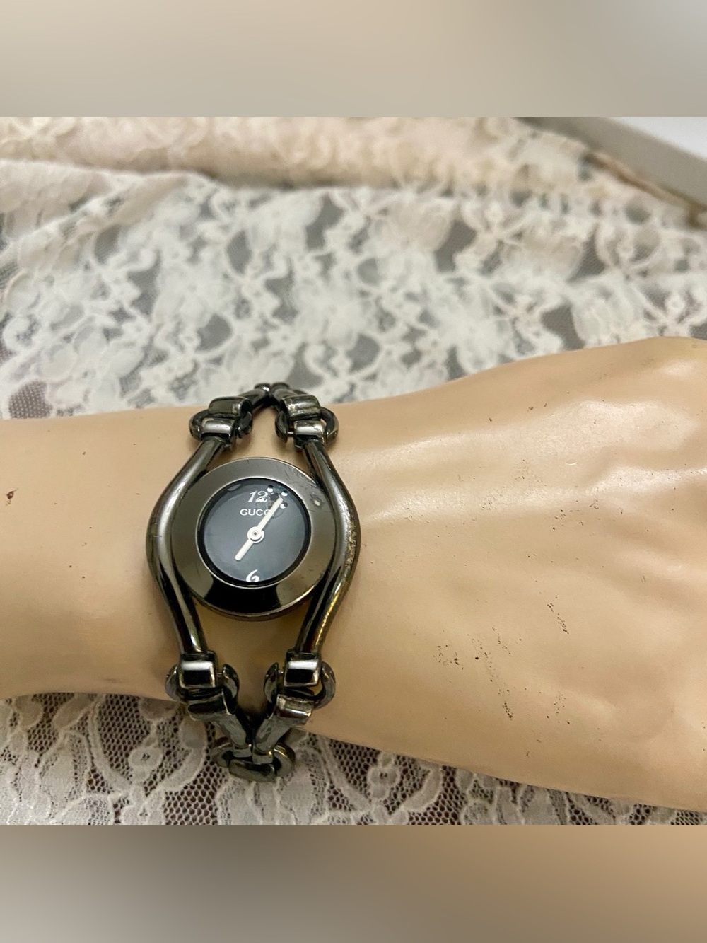 Gucci W118 Water Resistant Silver-Black Quartz Lady Watch